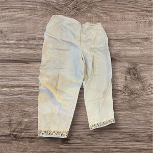 Woman Cream Pants with Button Detail
